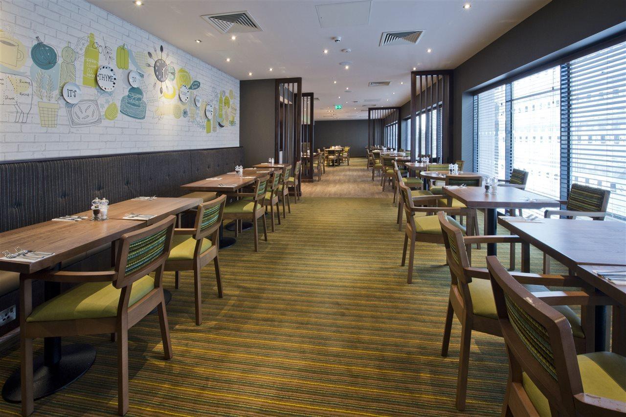 Premier Inn London Chiswick Exterior foto