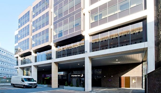 Premier Inn London Chiswick Exterior foto